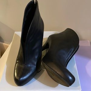 Black leather bootie
